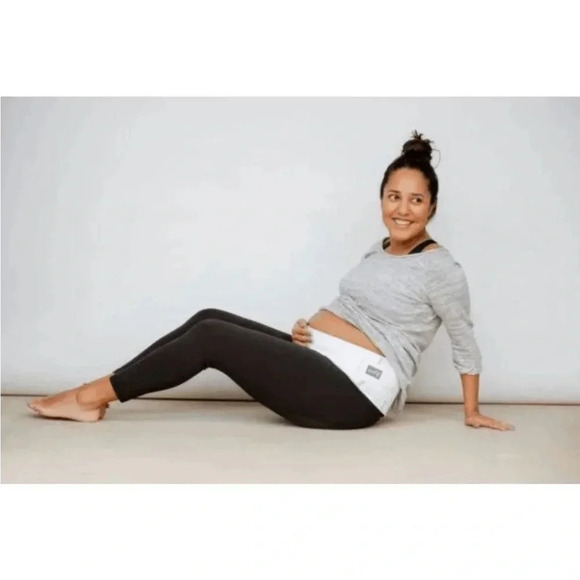 Motif Medical Pregnancy Support Band Medium White • New in Package! - Picture 3 of 8